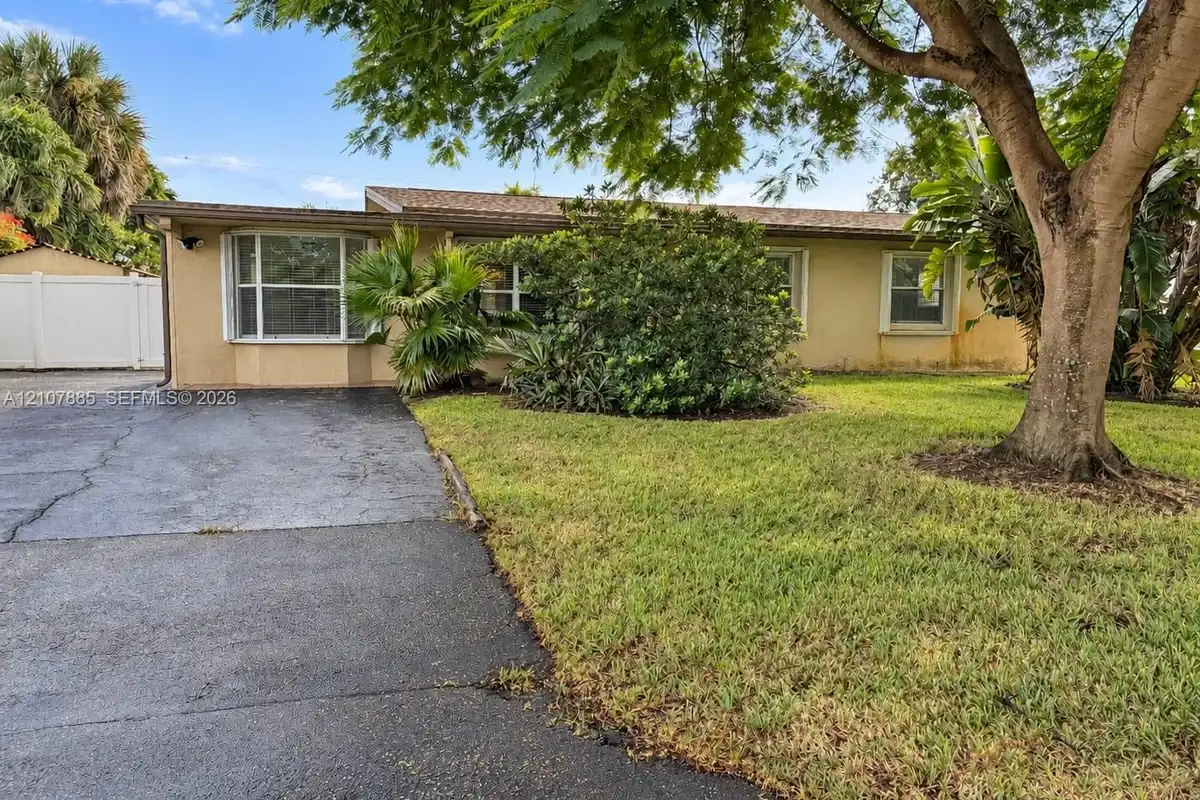 4840 NW 10th Ter, Fort Lauderdale: photo 1 of 30