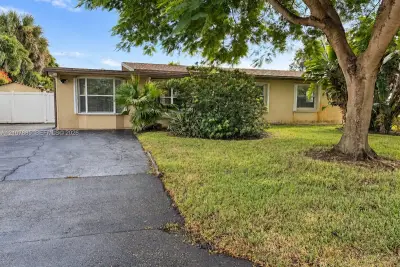 4840 NW 10th Ter, Fort Lauderdale: photo 1 of 30