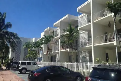 641 Espanola Way #10, Miami Beach: photo 1 of 8
