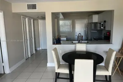 215 SE 3rd Ave #302D, Hallandale Beach: photo 1 of 9