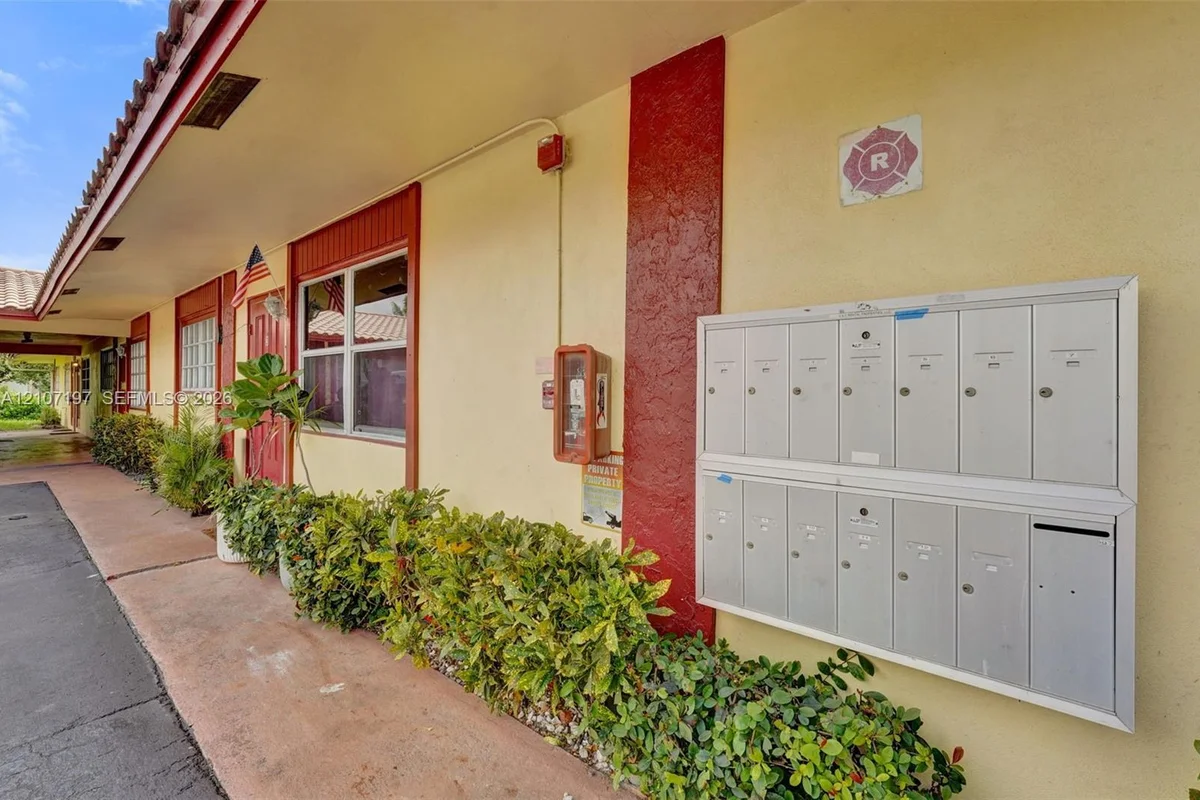 10301 NW 36th St #6, Coral Springs: photo 1 of 16