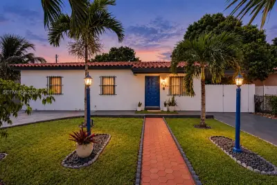 550 E 10th Ave, Hialeah: photo 1 of 45
