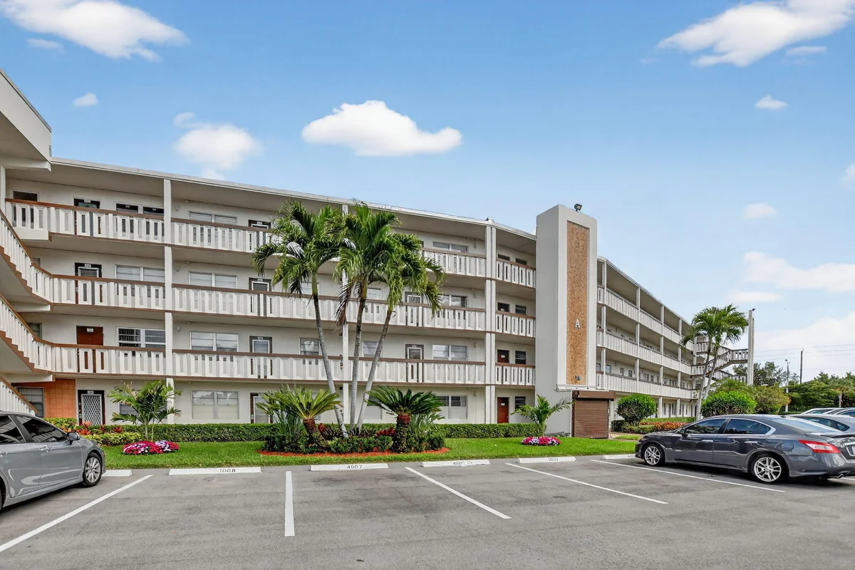 3033 Hythe B, Boca Raton: photo 1 of 52