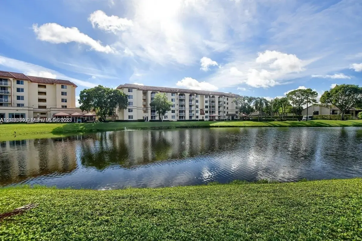 1258 S Military Trl #813, Deerfield Beach: photo 1 of 34