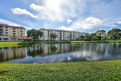 1258 S Military Trl #813, Deerfield Beach: photo 1 of 34