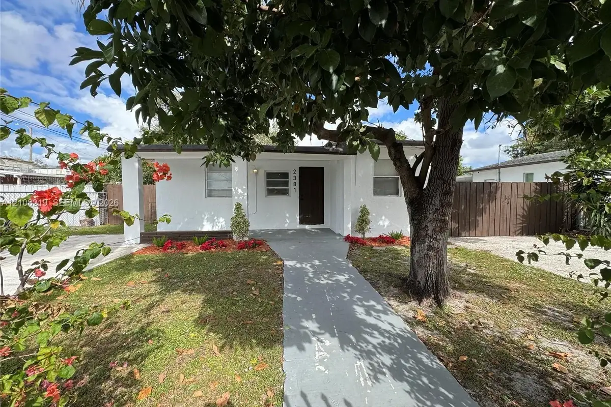 2381 NW 153rd St #2353, Miami Gardens: photo 1 of 6