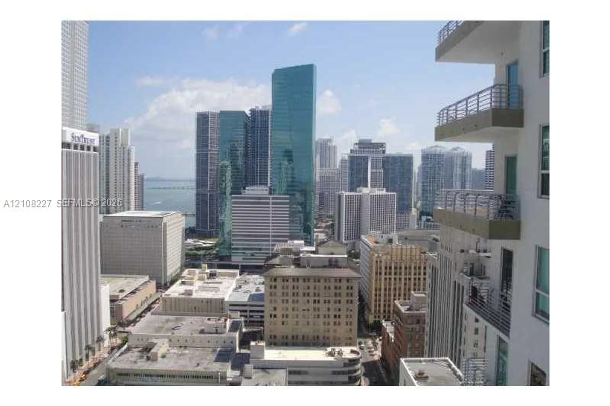 133 2 Ave #2908, Miami: photo 1 of 11