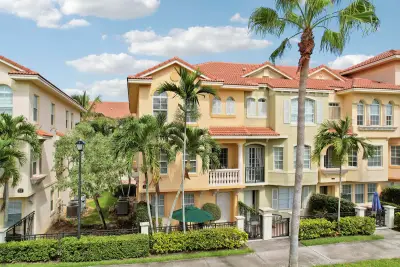 2548 Gardens Pkwy, Palm Beach Gardens: photo 1 of 55