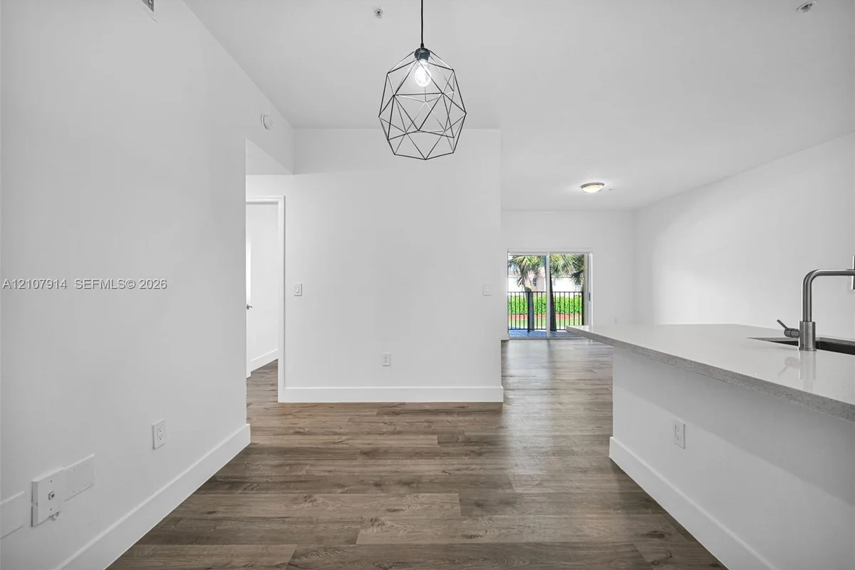 7340 NW 114th Ave #205, Doral: photo 1 of 37