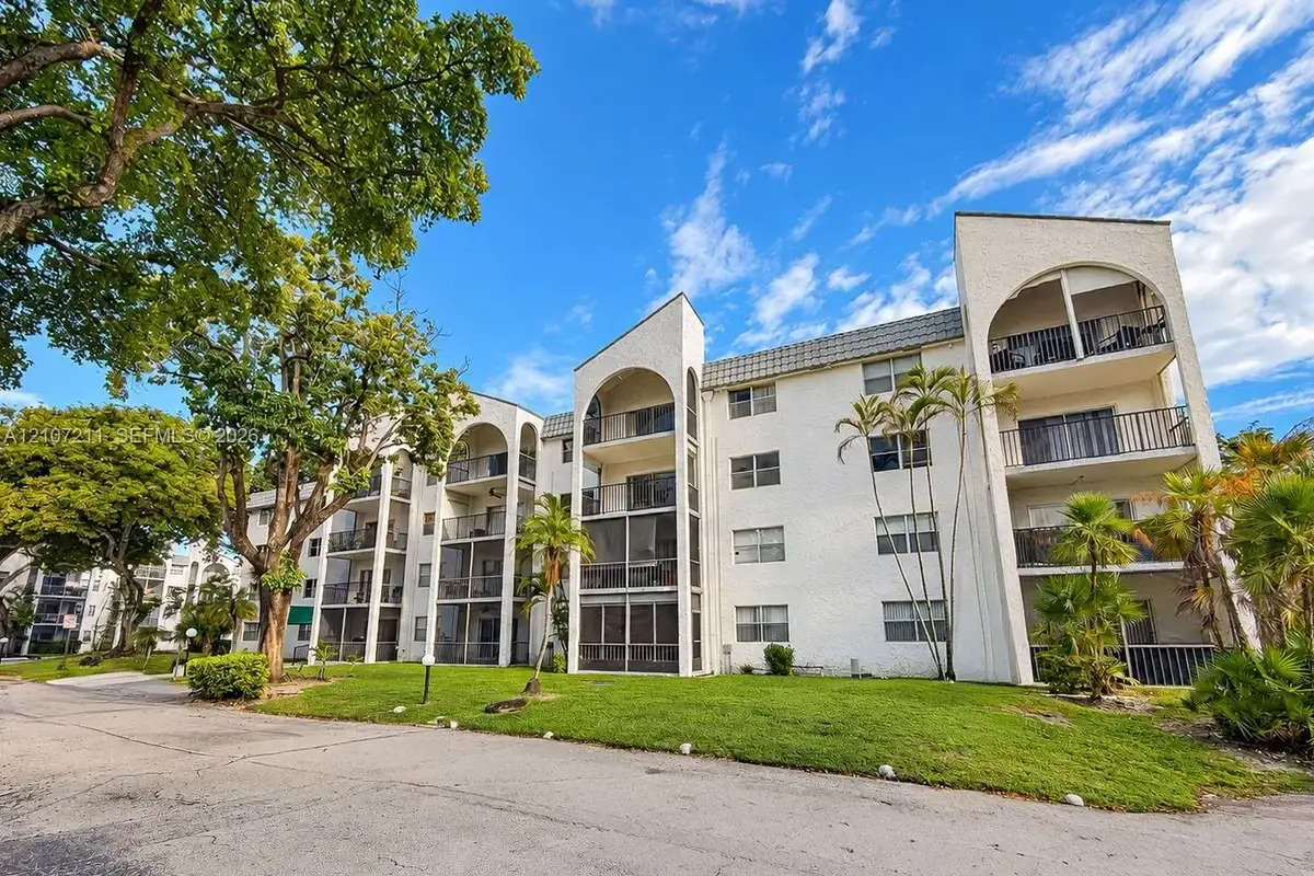 3300 Spanish Moss Ter #301, Lauderhill: photo 1 of 13