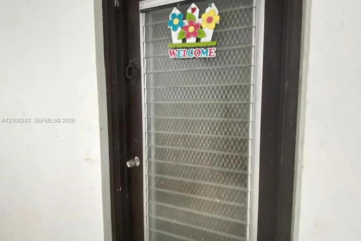 6505 Winfield Blvd #B-16, Margate: photo 1 of 12