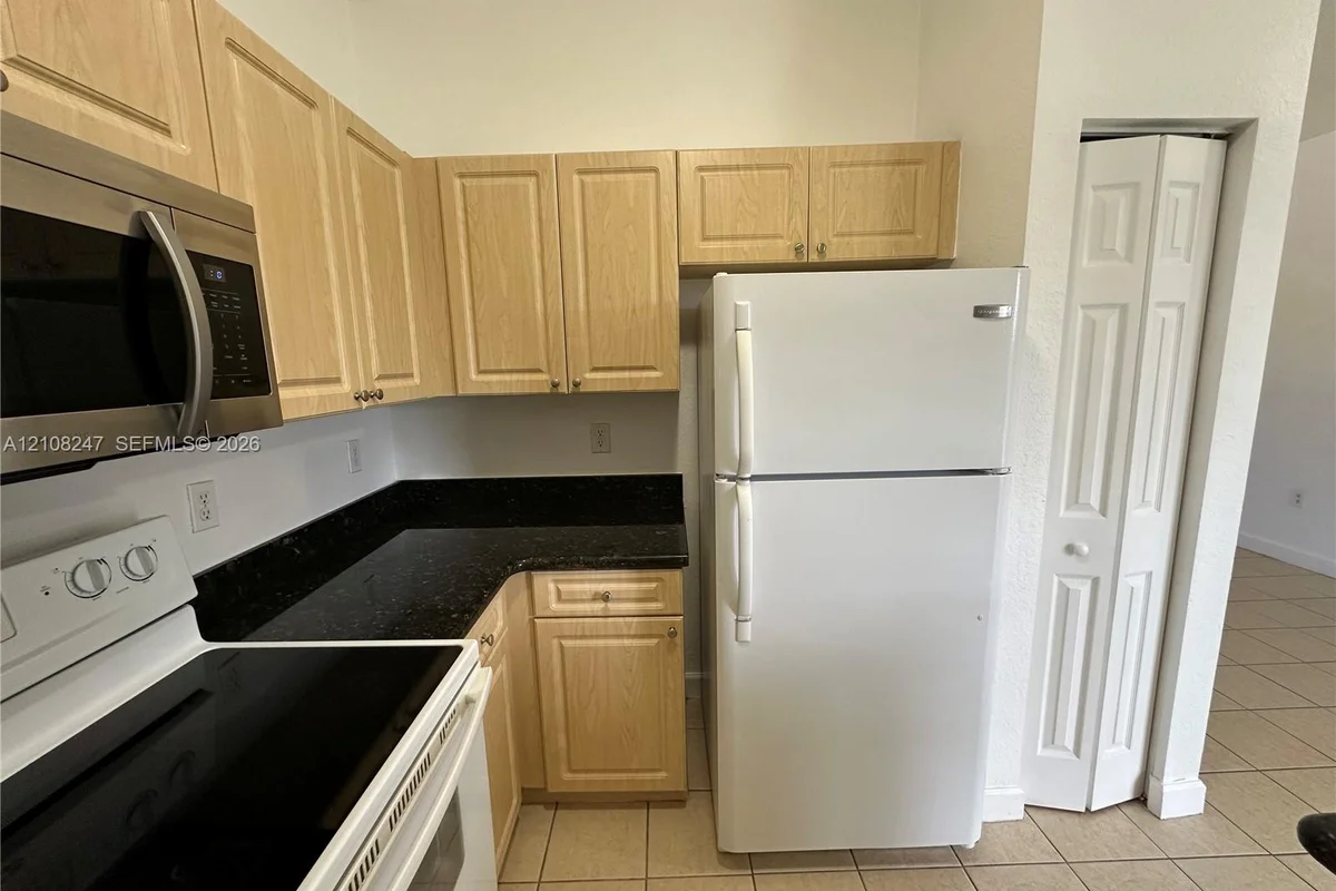 2641 NE 4th St #204, Homestead: photo 1 of 26