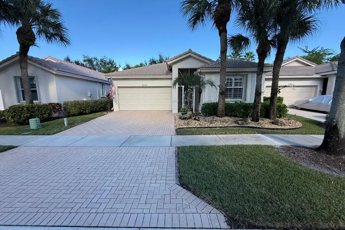 2310 Sapphire Cir, West Palm Beach: photo 1 of 45