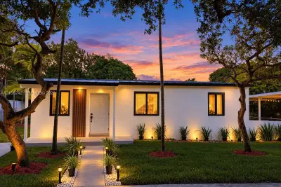 61 E 39th St, Hialeah: photo 1 of 26