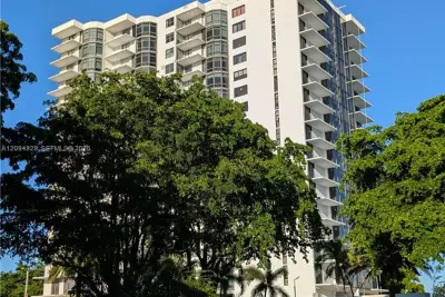 3375 N Country Club Dr #1102, Aventura: photo 1 of 23