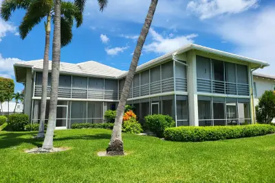 1071 Sugar Sands Blvd #5, Riviera Beach: photo 1 of 10