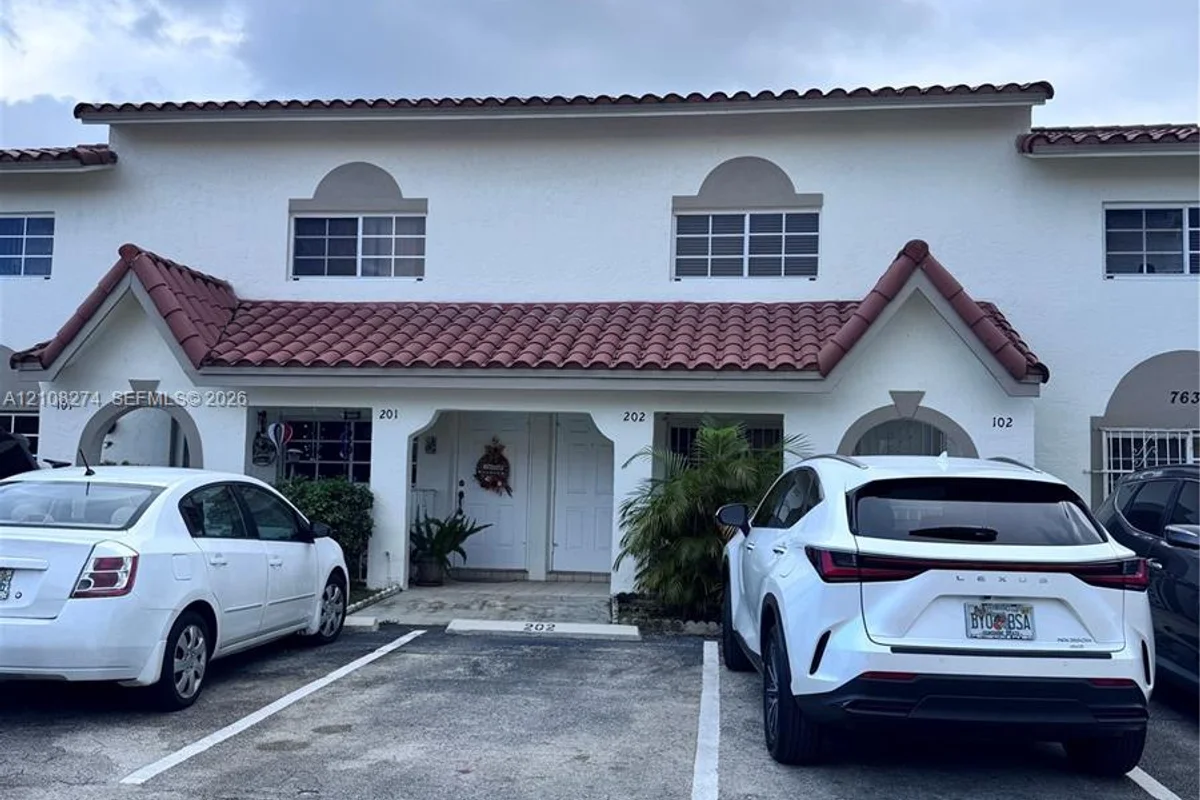 7633 W 29th Ln #202-56, Hialeah: photo 1 of 13