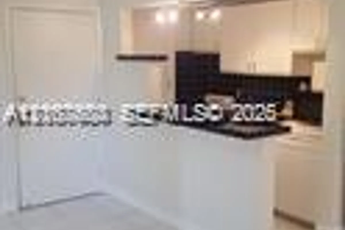 6310 SW 79th St #12, South Miami: photo 1 of 8