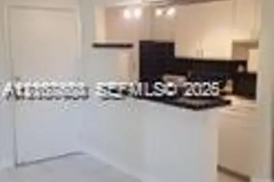 6310 SW 79th St #12, South Miami: photo 1 of 8