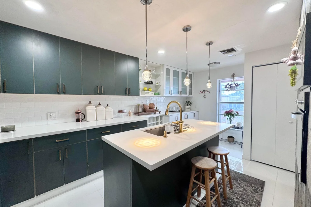 1341 NW 20th Ave #203, Delray Beach: photo 1 of 20