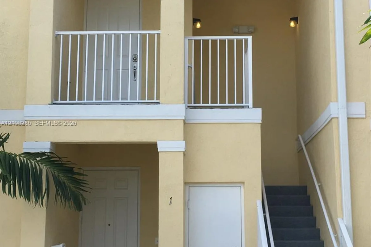 112 SE 28th Ter #21, Homestead: photo 1 of 15
