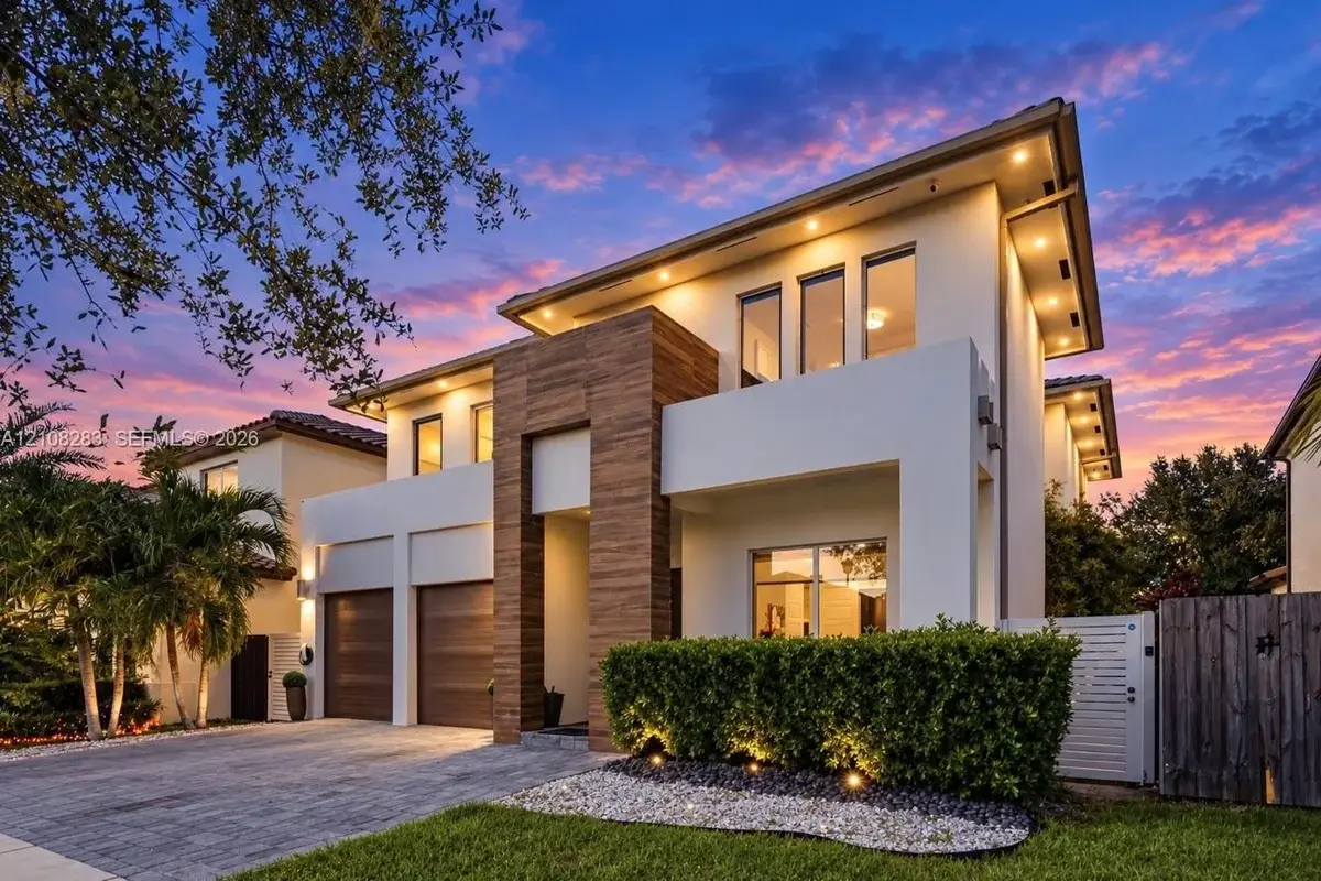 15215 SW 176th Ln, Miami: photo 1 of 59