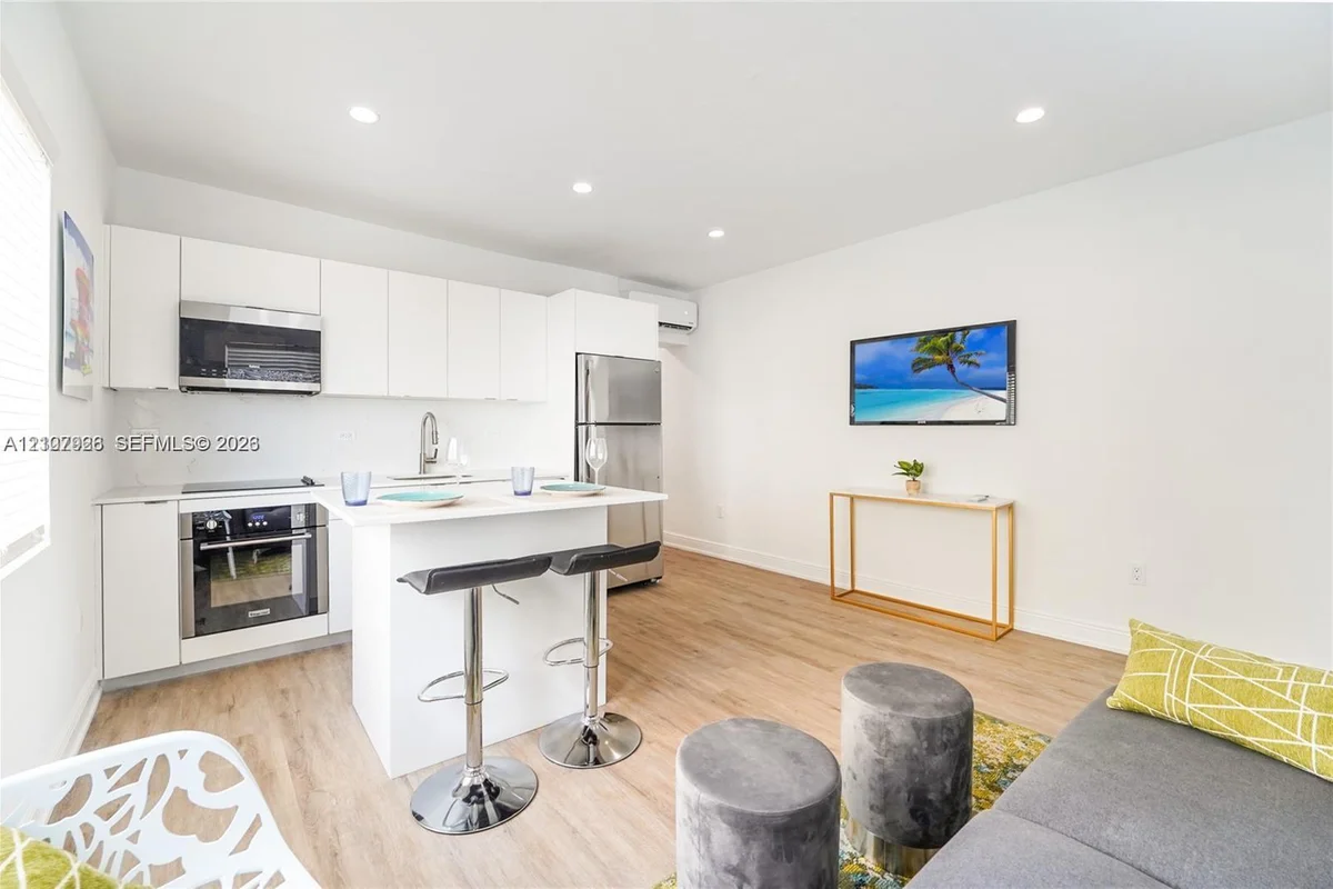 1351 Euclid Ave #12, Miami Beach: photo 1 of 9