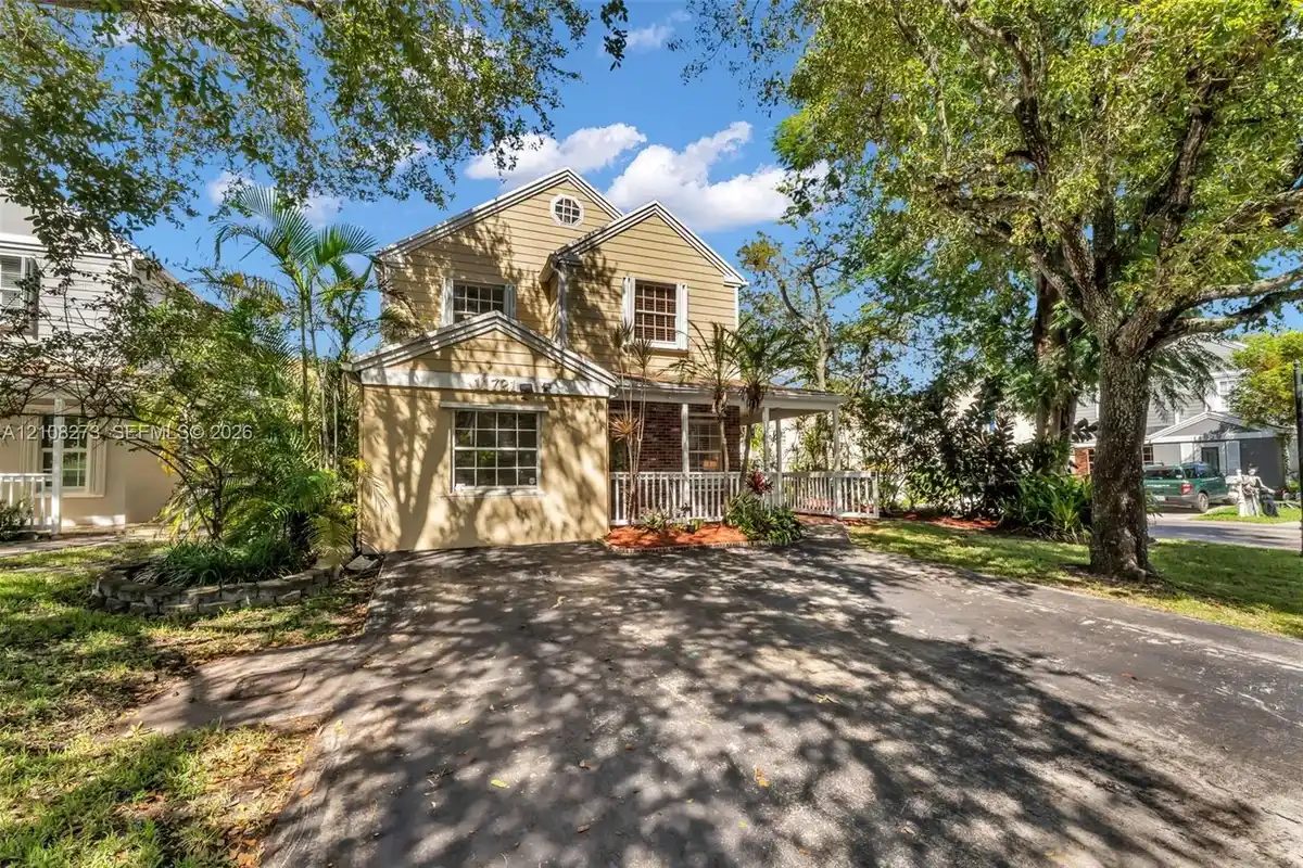 11721 SW 119th Ter, Miami: photo 1 of 26