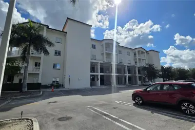 10950 NW 82nd St #305, Doral: photo 1 of 27