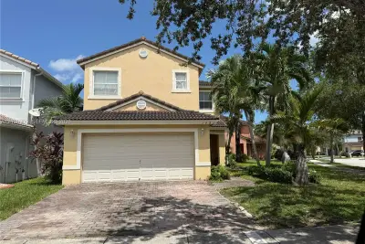 1481 SE 18th Ter, Homestead: photo 1 of 4