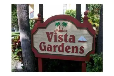 733 SE 1st St #310, Deerfield Beach: photo 1 of 22