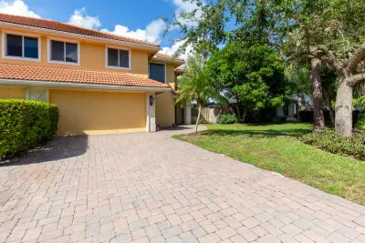 1036 Staghorn St, Wellington: photo 1 of 36