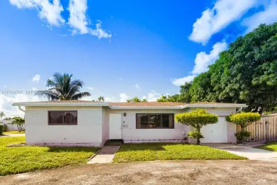 2432 Wiley Ct, Hollywood: photo 1 of 19