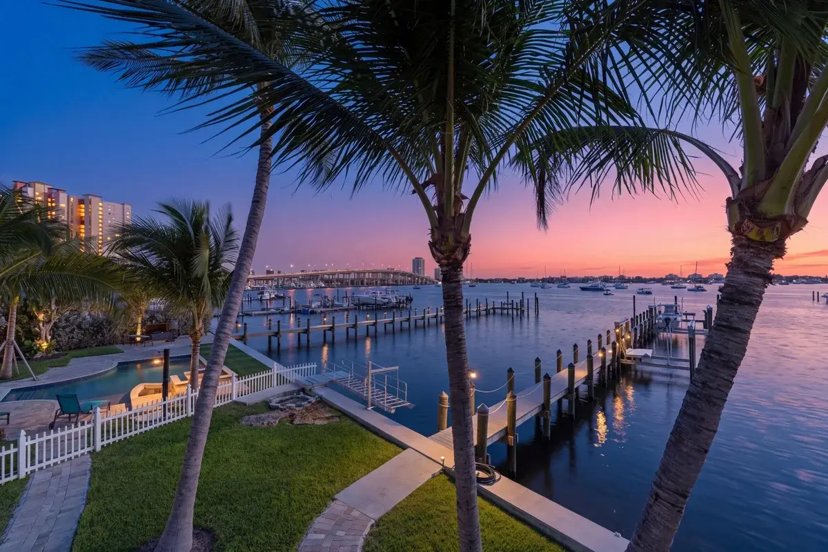256 E 22nd Ct, Riviera Beach: photo 1 of 22