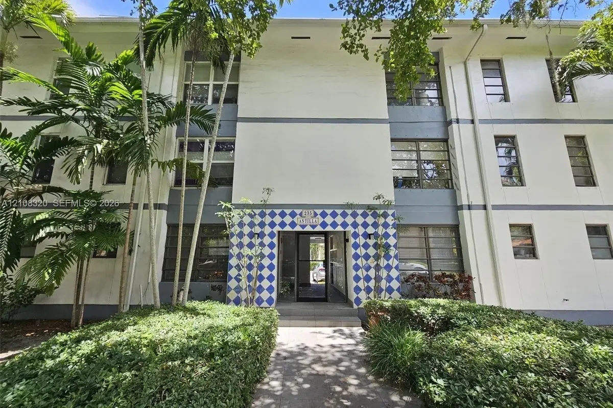 235 Antilla Ave #4, Coral Gables: photo 1 of 43