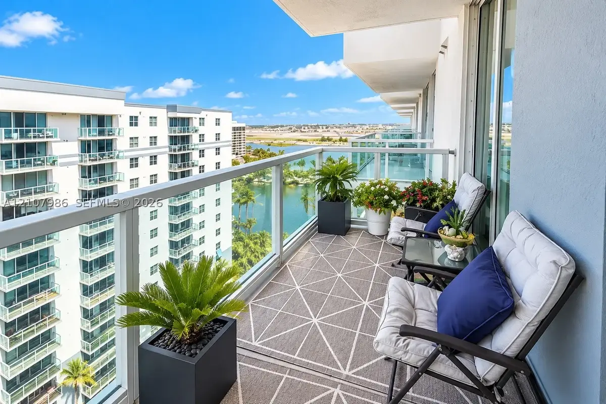5077 NW 7th St #TS16, Miami: photo 1 of 19