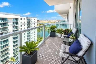 5077 NW 7th St #TS16, Miami: photo 1 of 19