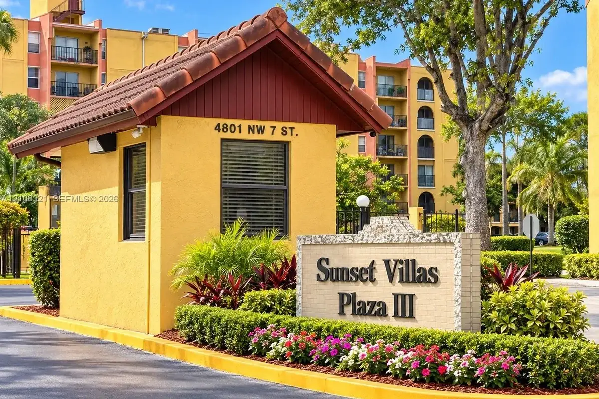 4717 NW 7th St #203-10, Miami: photo 1 of 7