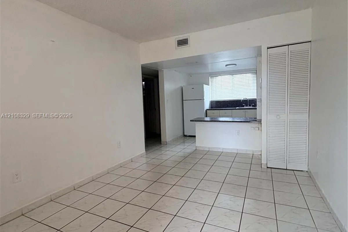 231 E 7th St #103, Hialeah: photo 1 of 7