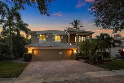 6395 Stonehurst Cir, Lake Worth: photo 1 of 44