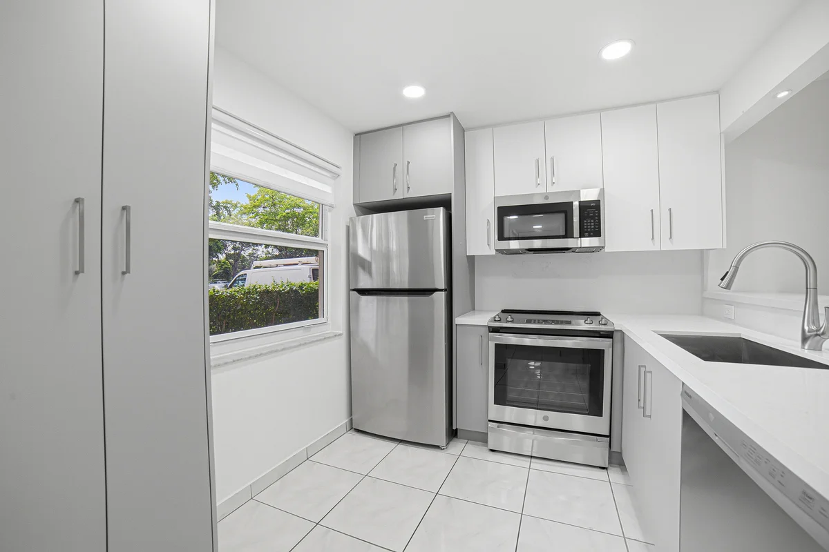 3121 NW 47th Ave #109, Lauderdale Lakes: photo 1 of 52