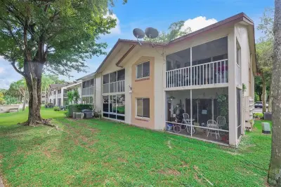 9203 SW 141 Pl, Miami: photo 1 of 29