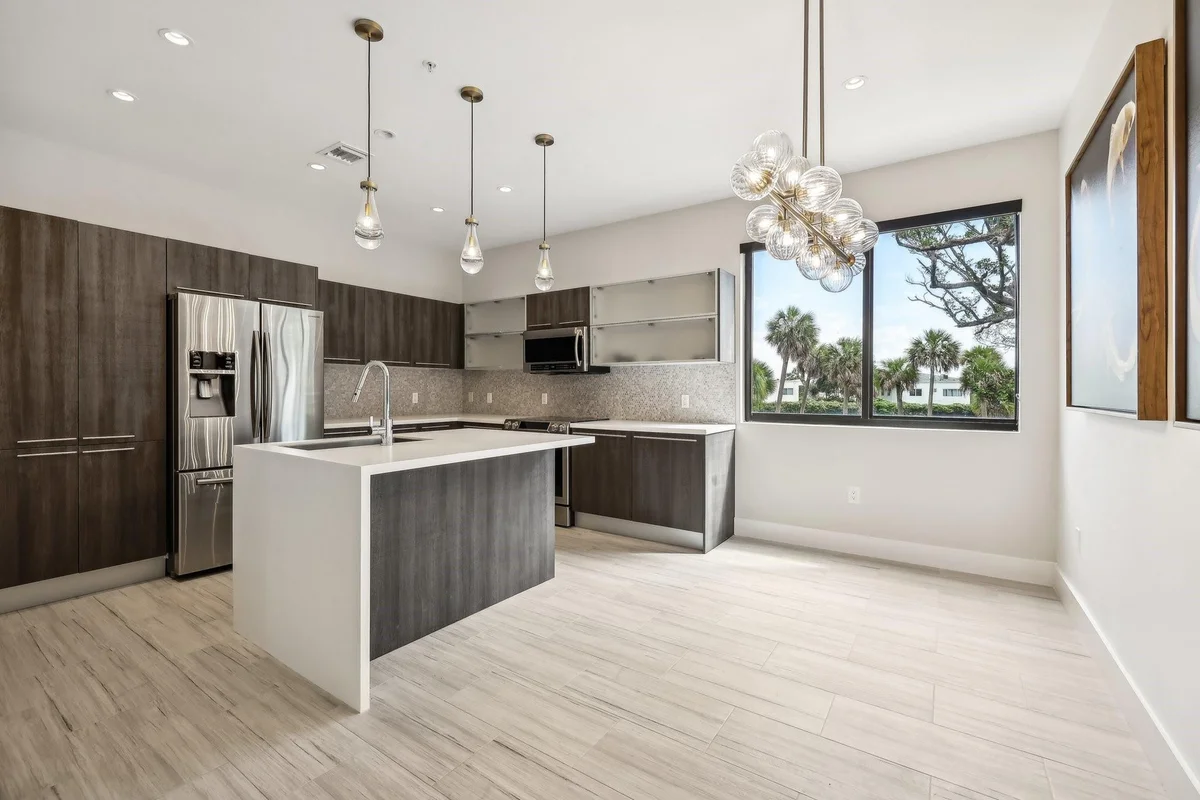 161 SE 1st Cir, Pompano Beach: photo 1 of 48