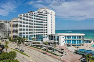 5445 Collins Ave #424, Miami Beach: photo 1 of 5
