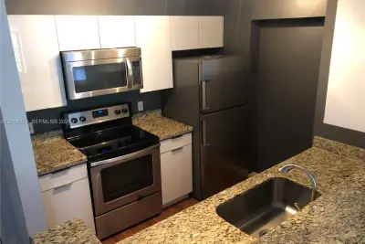1900 Van Buren St #411B, Hollywood: photo 1 of 19