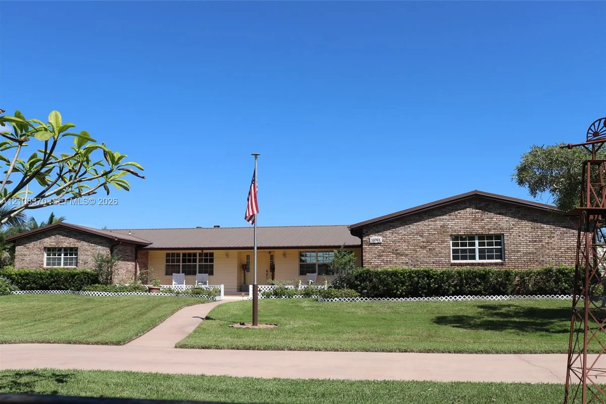 18901 SW 63rd St, Southwest Ranches: photo 1 of 17