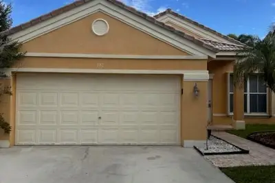 887 Savannah Falls Dr, Weston: photo 1 of 21