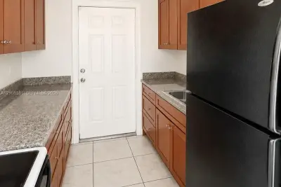 621 NW 177th St #101, Miami Gardens: photo 1 of 11