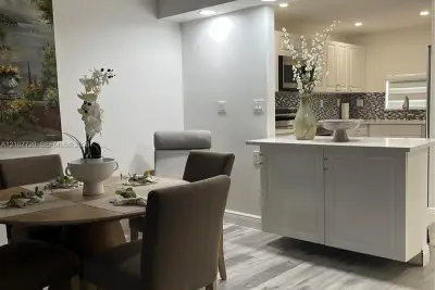 8921 S Hollybrook Blvd #204, Pembroke Pines: photo 1 of 33