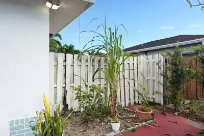6911 NW 82nd Ct #2, Tamarac: photo 1 of 9